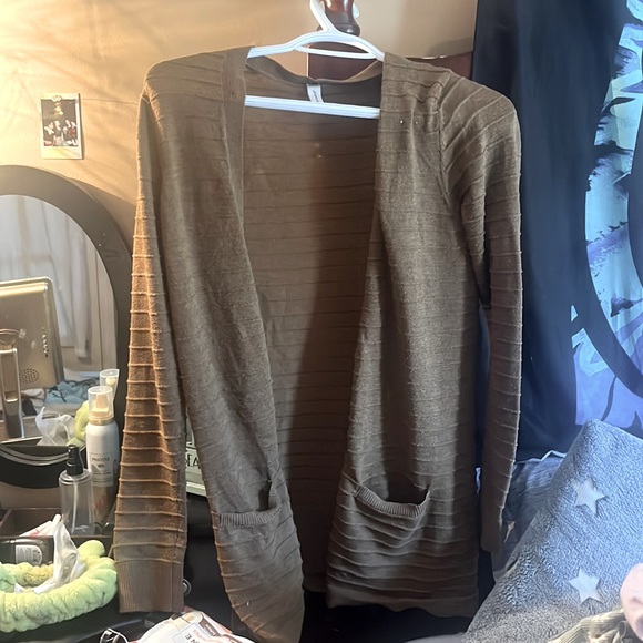 Brown cardigan - Picture 1 of 5